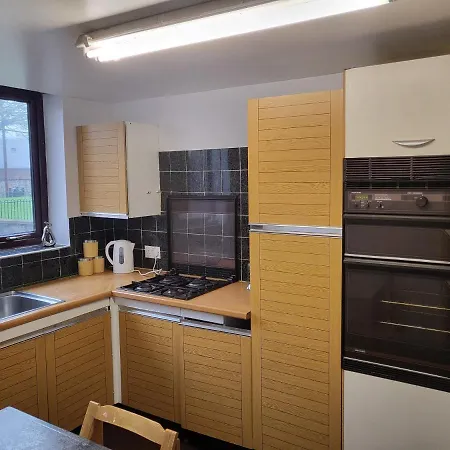 Small House For Small Group Bristol